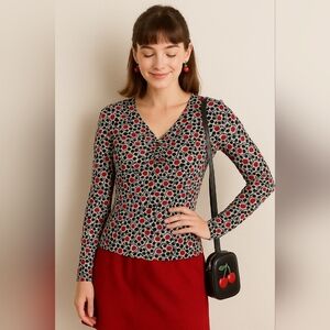Black White Red Cherry Print L/S V-Neck Blouse Top M Whimsical Romantic Date Nig